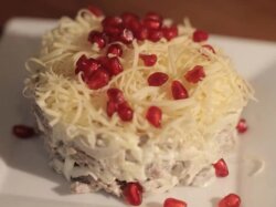 Слоеный салат с языком «Капли страсти»