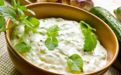 Греческий соус «Цацики» на йогурте