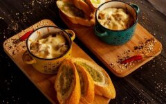 Жульен с кальмарами и шампиньонами в духовке