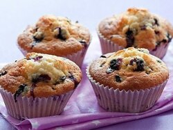 Маффины «Чудо-ягода» со смородиной