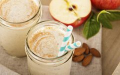 Овсяное молоко с мускатным орехом