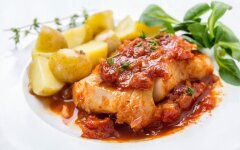 Филе рыбы в томатном соусе в мультиварке