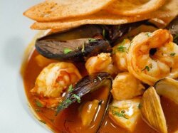 Буйабес с осьминогами и апельсинами