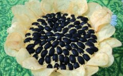 Салат «Подсолнух» с жареной курицей