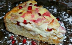 Песочный пирог с фруктами в сметанной заливке