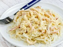 Кальмары в сливочном соусе с пармезаном и плавленым сыром