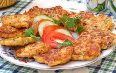 Сытные оладьи из кабачков и куриного фарша