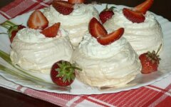 Белковые пирожные с творожным кремом