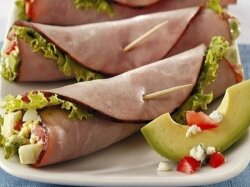 Ветчинные конвертики с овощной начинкой