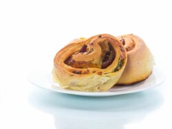 Сосиски-сердечки в тесте