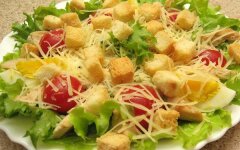 Салат «Цезарь» с курицей и салатом-латук
