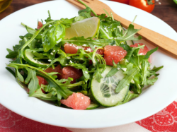 Салат «Венецианский» с огурцами и грейпфрутом