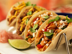 Такос с курицей и болгарским перцем