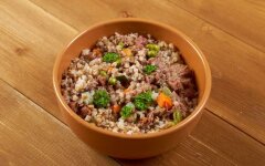 Гречка с тушенкой, морковью и луком в мультиварке