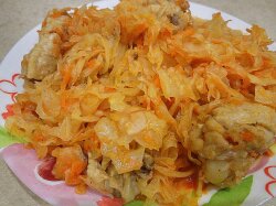 Тушеная капуста с курицей в мультиварке
