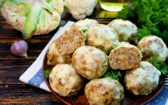 Шарики из цветной капусты с фаршем в духовке