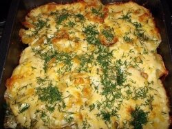 Картофель запеченный с мясом и луком