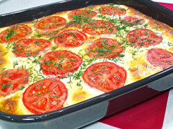 Запеканка с курицей и картошкой под сметанно-сырной шубой