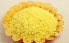 Салат «Подсолнух» с жареными грибами и фисташками