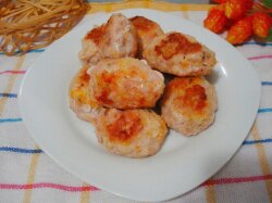 Мясные биточки с сыром на молоке
