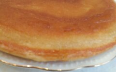 Пирог из манки с медом без сахара на сковороде