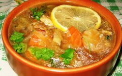 Куриная солянка с белыми грибами