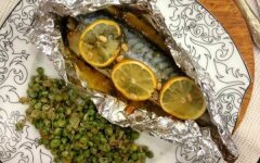 Пряная скумбрия с лимоном и орешками
