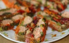 Рыбный торт с перцем, горошком и курагой