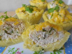 Куриные тефтели в корзиночках из картофеля