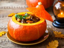 Тыква с мясом, баклажанами и картошкой в духовке