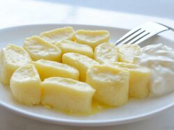 Быстрые ленивые вареники из творога с манкой