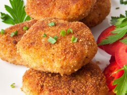 Сочные куриные котлеты в панировке на сковороде