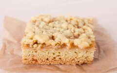 Песочный яблочный пирог с заварным кремом в духовке