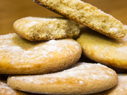 Сахарные коржики на молоке