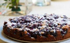 Овсяный пирог с черникой и бананами