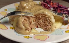 Шведские фрикадельки в классическом сливочном соусе