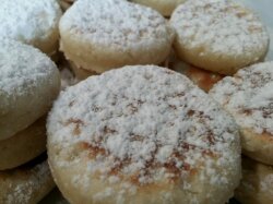 Быстрое печенье со сметаной на сковороде