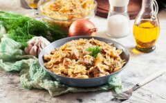 Сливочная паста с запеченным лососем и пармезаном