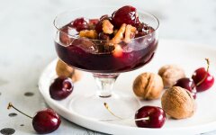 Варенье из черешни с грецкими орешками
