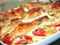 Курица в йогуртовом соусе с помидорами