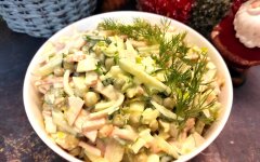 Салат с ветчиной, яйцом и зеленым горошком