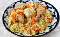 Плов из куриного окорочка в горшочках