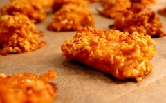 Куриные наггетсы в духовке без масла, яиц и сухарей