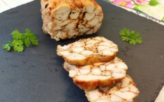 Рулет из куриного филе в духовке в рукаве