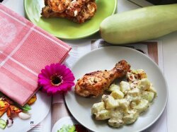 Куриные ножки тандури с кабачками в сливочном соусе