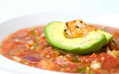 Гаспачо с авокадо и зеленью