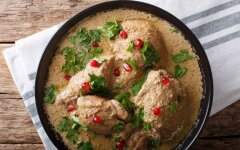 Сациви из курицы с грецкими орехами и чесноком