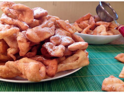 Сладкий хворост на молоке и сметане