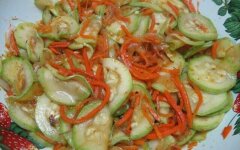 Кабачки со сладким перцем по-корейски