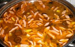 Солянка с опятами и куриным сердцем